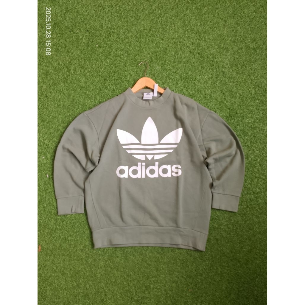 (Preloved) Crewneck Adidas