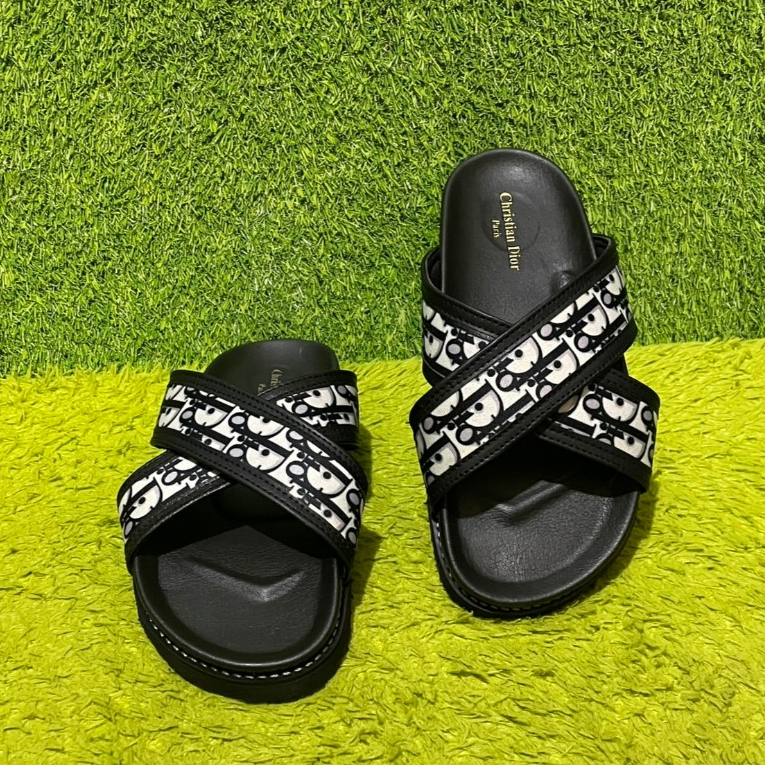 stayfootwear -Sandal Pria Dan Wanita DIOR Kokop Silang Bestseller Kekinian