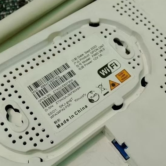 Router ZTE F660 V8