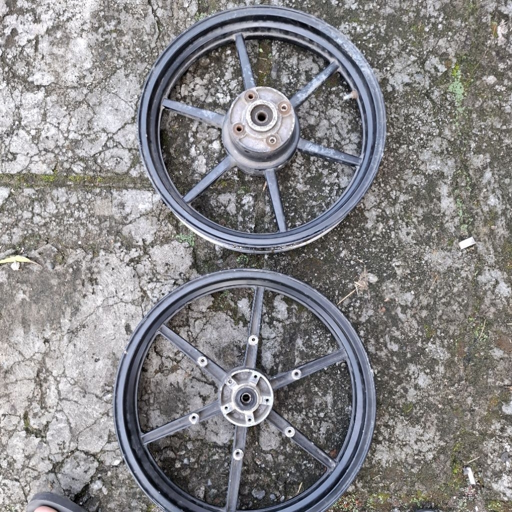 Velek Velk Pelek Velg Recing Palang 6 Roda Depan Belakang Ring 17 PNP Vixion GL CB Tiger