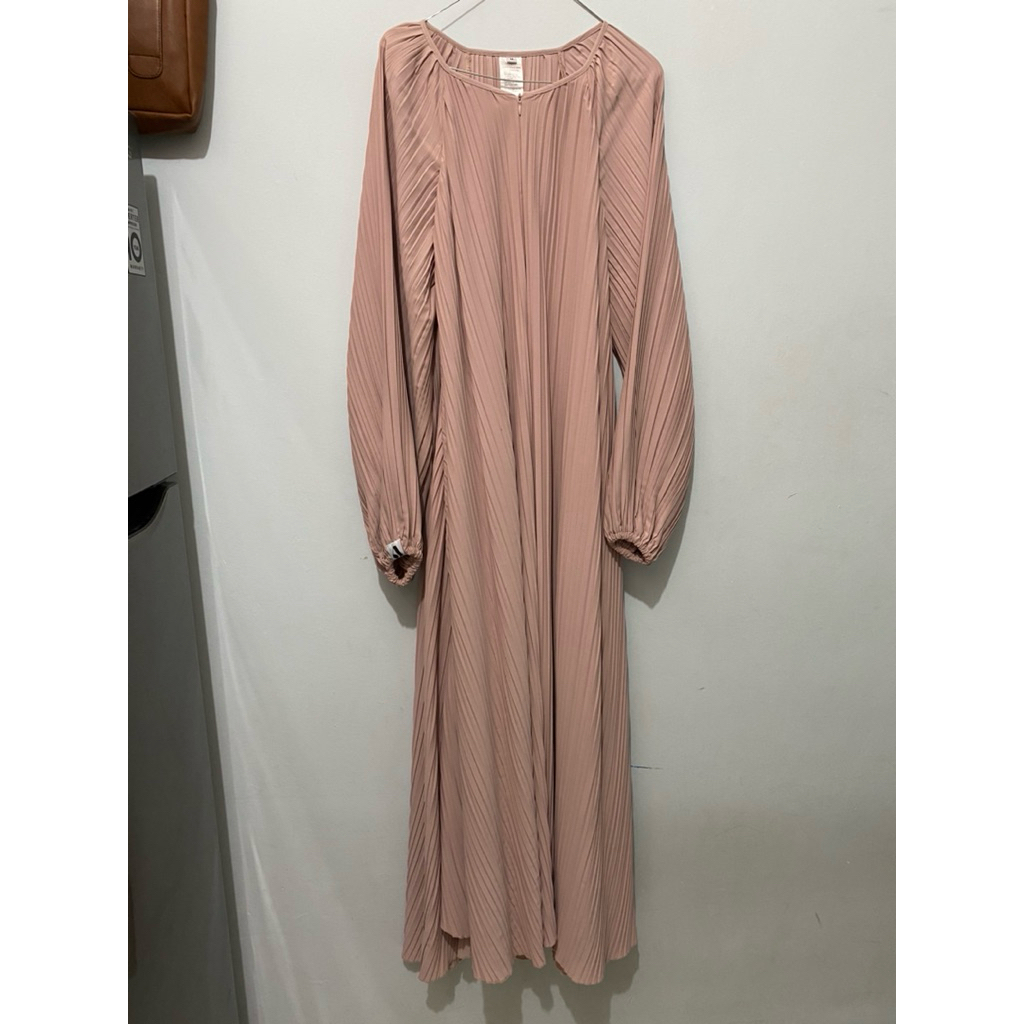 preloved fleurs by aqsamodestwear