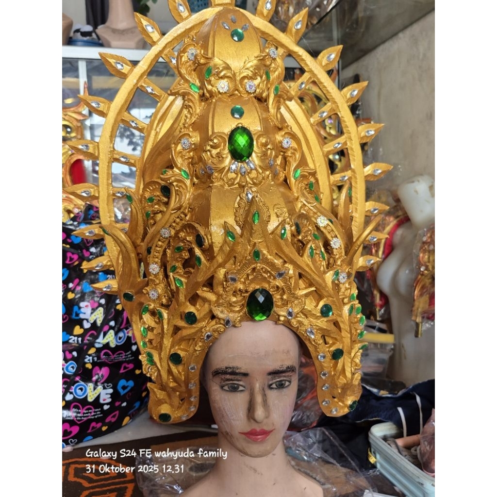 mahkota ratu pantai selatan / nyirorokidul