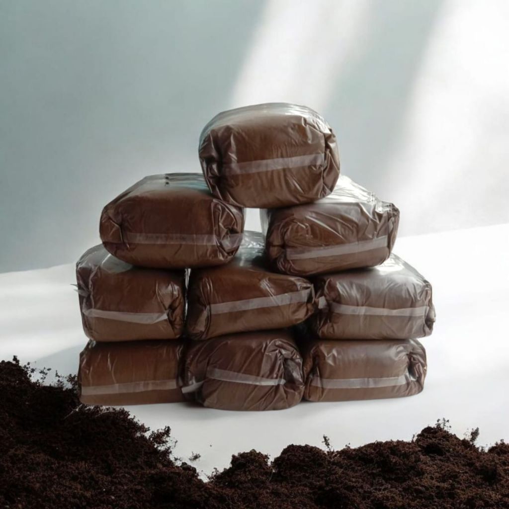 Hemat kopi ( 1 kg kopi bubuk hitam robusta. enak dan nikmat kopi kualitas coffe