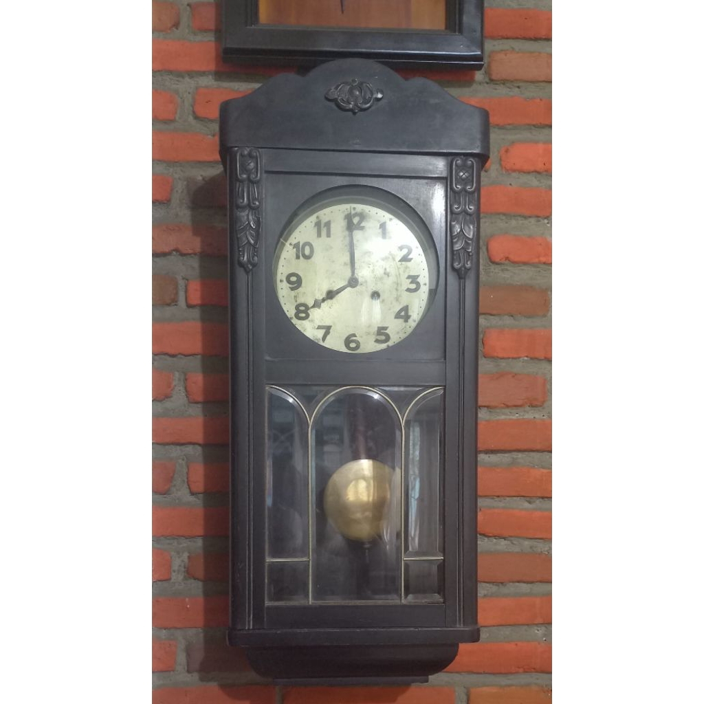 JAM DINDING JUNGHANS tengahan (  Lubang 2 )