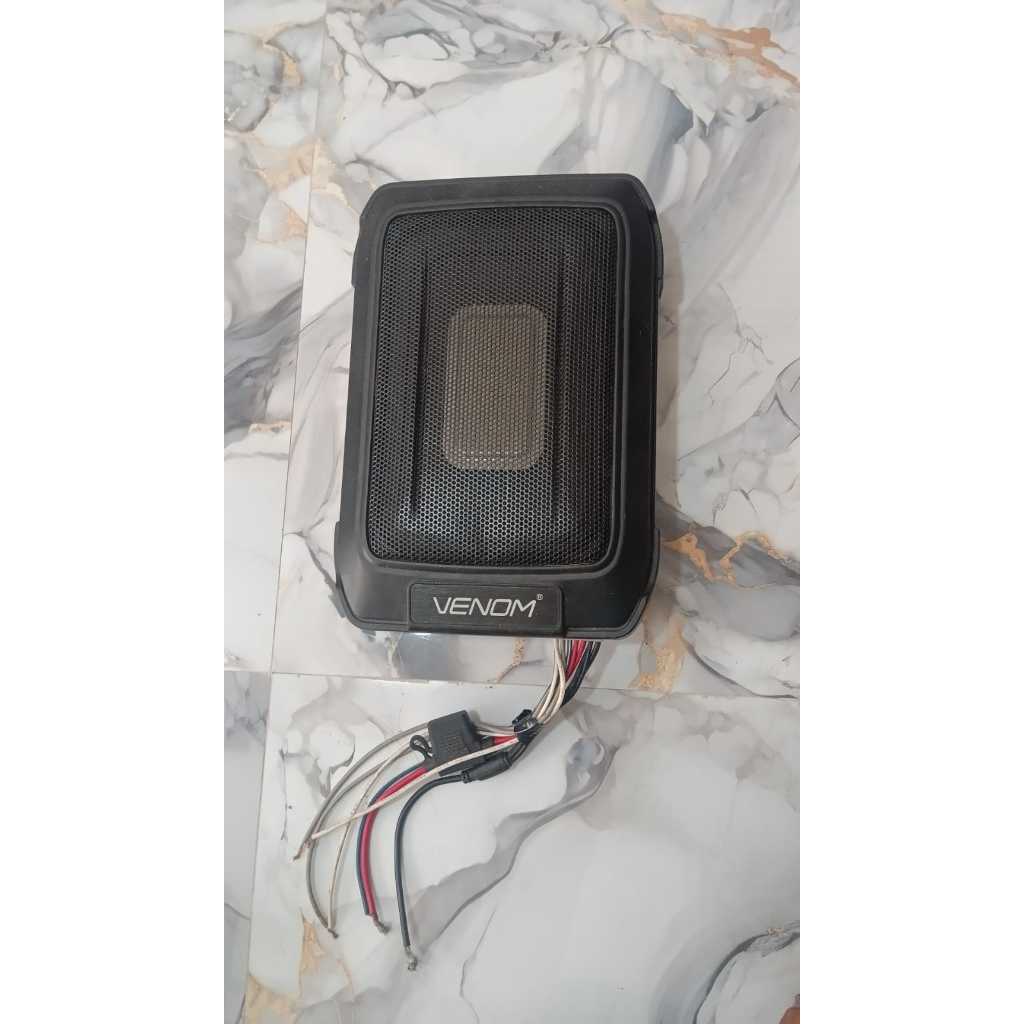 subwoofer kolong mobil