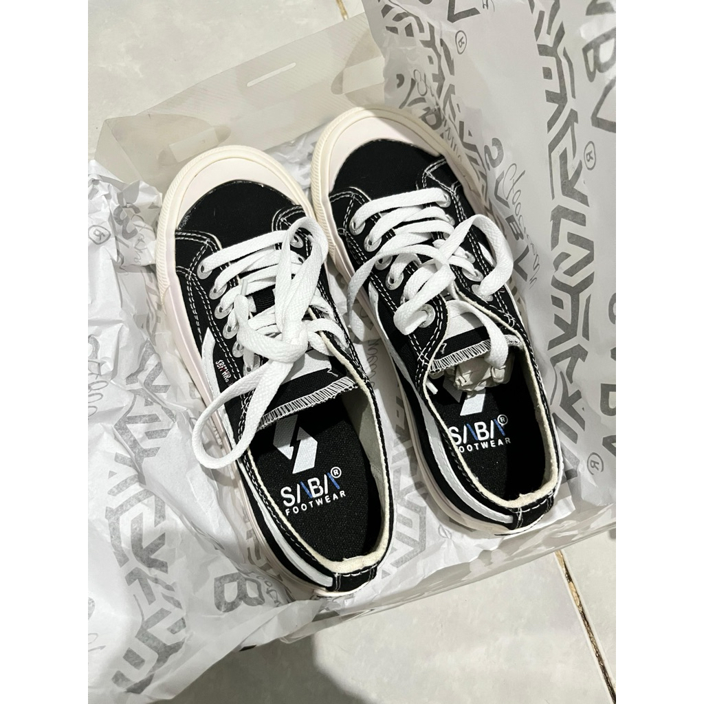 sepatu SABA