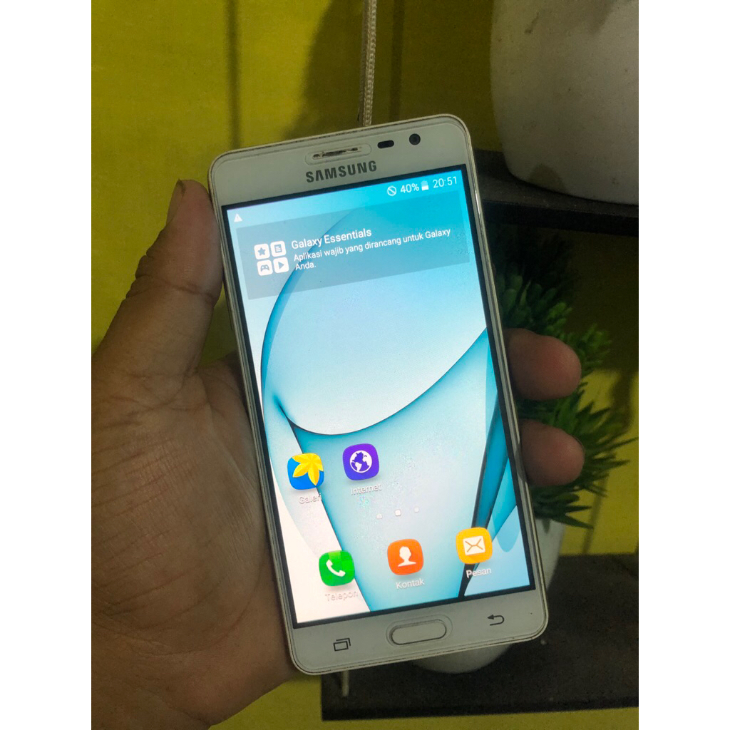 Samsung Galaxy J3 super amoled ram 2/16 handphone second berkualitas normal bergaransi