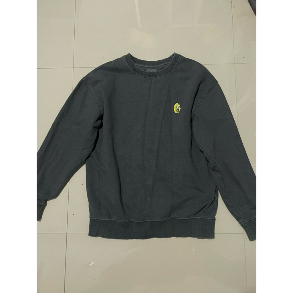 PRELOVED CREWNECK GRAPHIC TEE