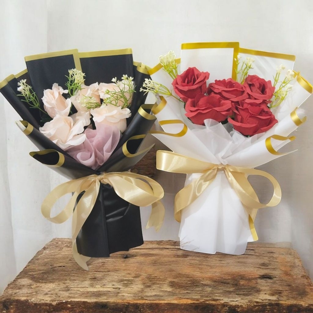 BUKET BUNGA MAWAR (READY) MERAH ARTIFICIAL BUCKET HADIAH WISUDA KADO GRADUATION CEWEK COWOK