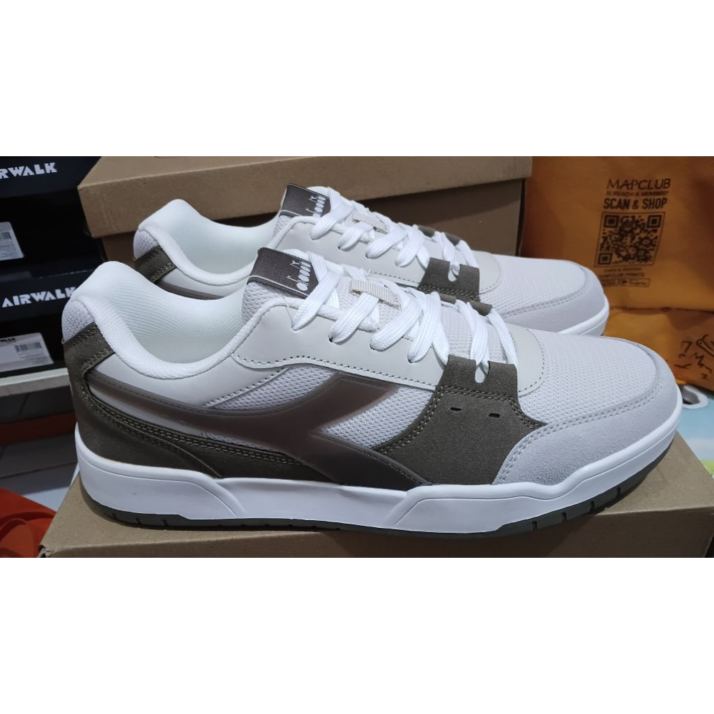 sepatu diadora original 100%