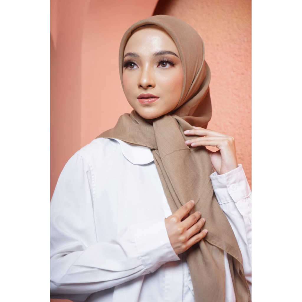 Hijab paris jadul premium by Laila Scarf packaging ziplock
