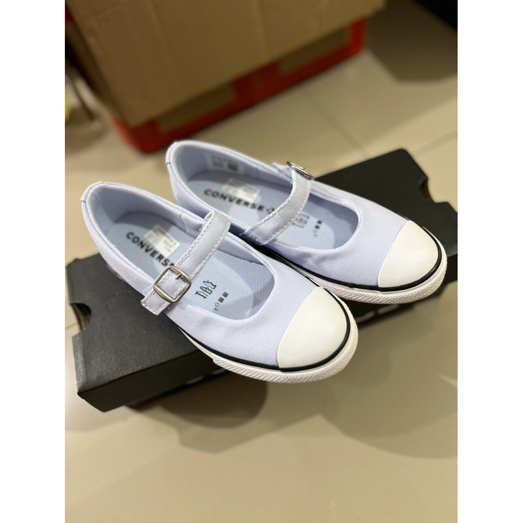 Sale 70% Converse sepatu/ sandal kids