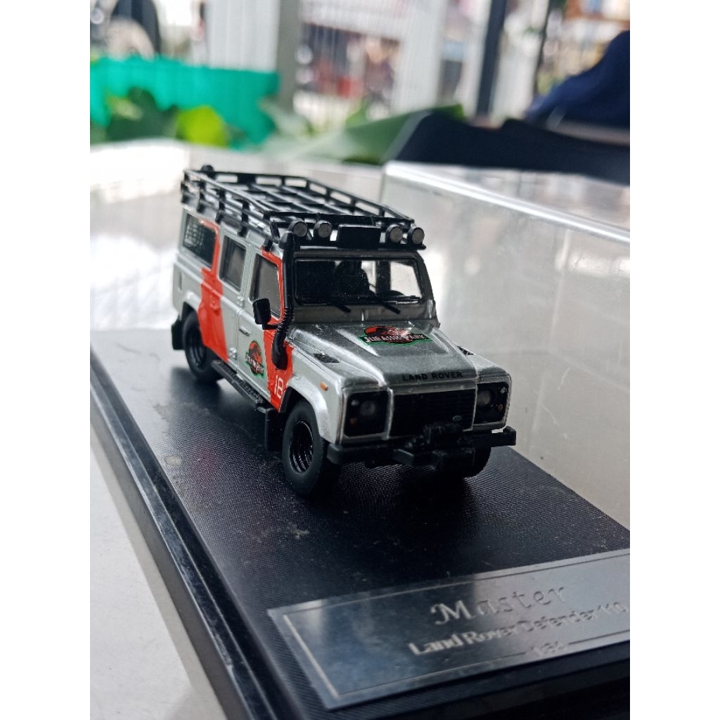Master 1:64 Land Rover Jurassic Park