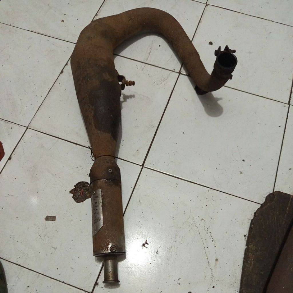Knalpot vespa racing merk DRC VICTORI (buang kiri)