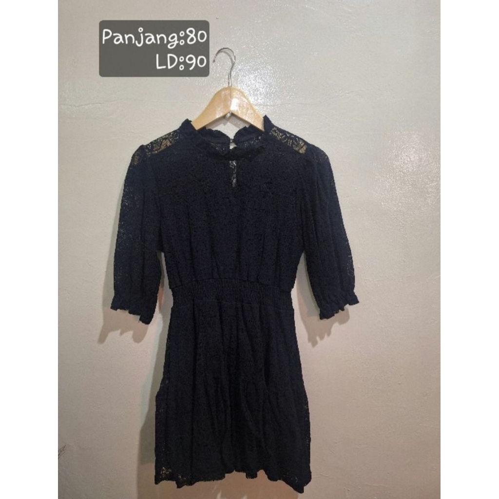 mini dress hitam