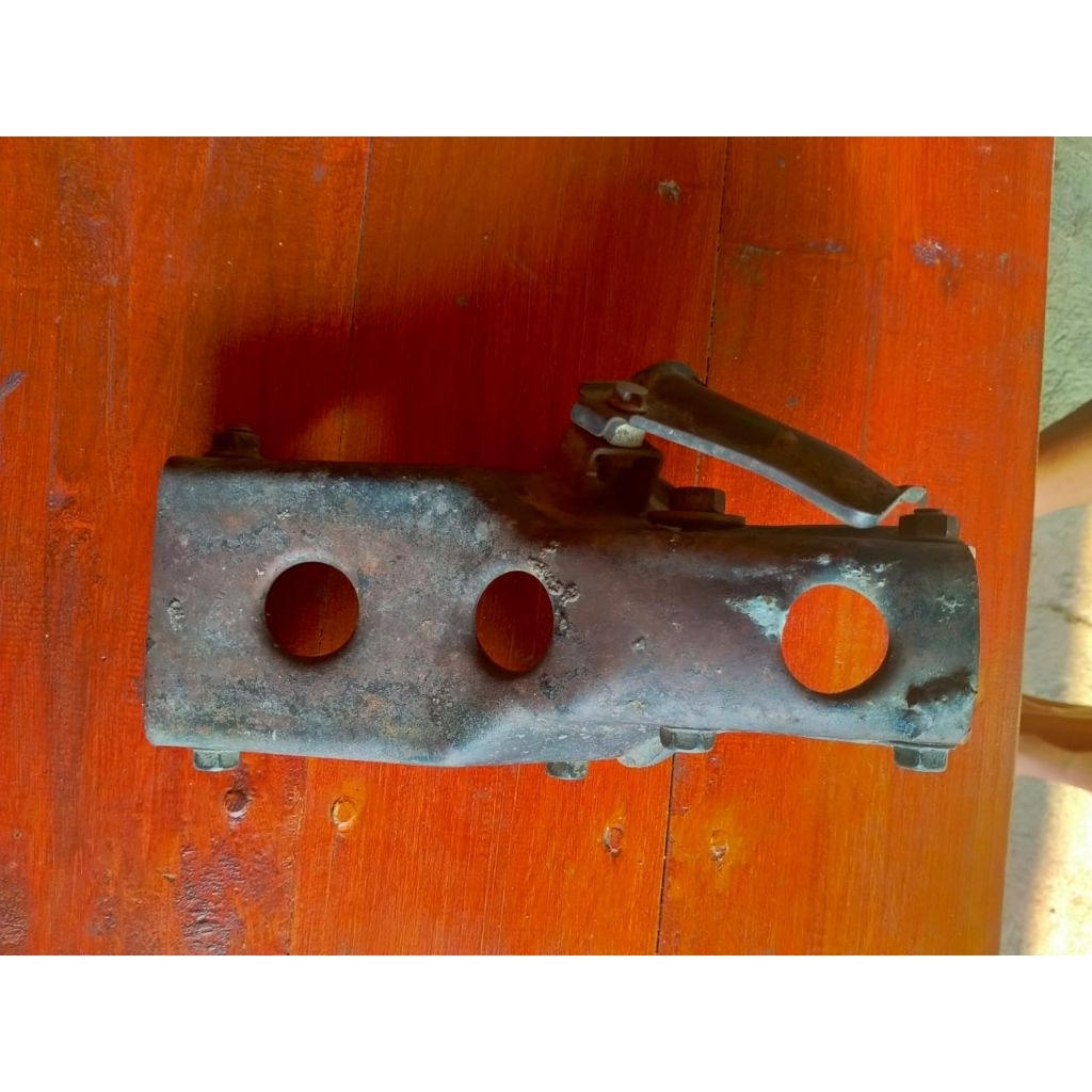 pangkon mesin Tiger Revo