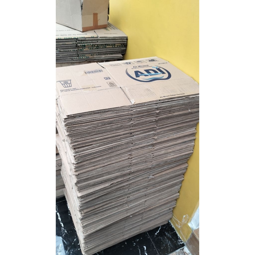 Kardus Aqua Gelas Adi Bekas 200 ml
