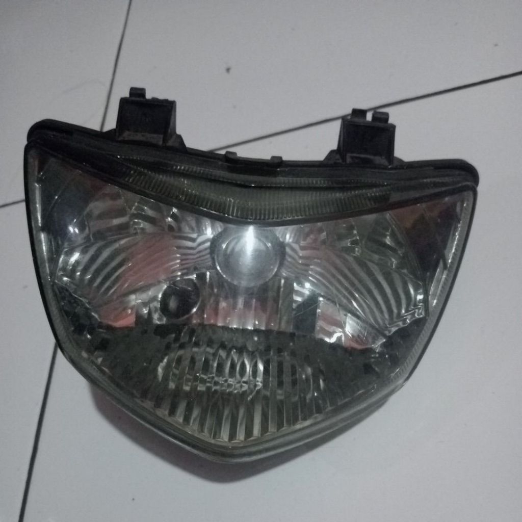 lampu depan Suzuki spin 125