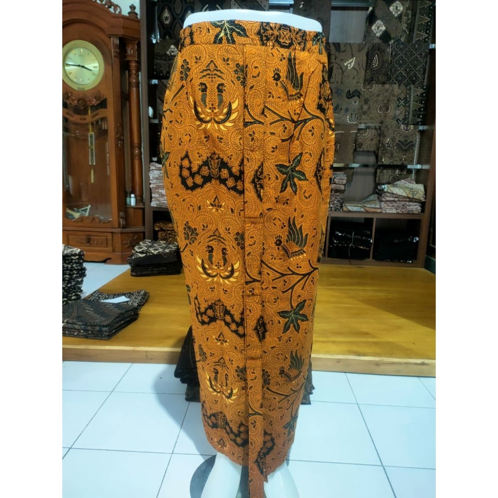 Rok wiru motif Wahyu temurun sogan solo
