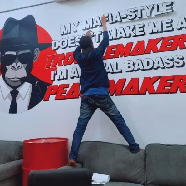 JASA PASANG SKOTLET STIKER WALLPAPER SANDBLAST