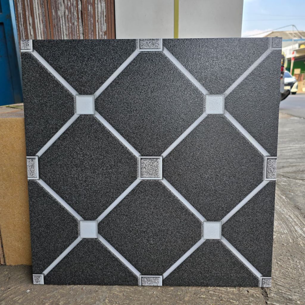Keramik Kasar rustic 50x50 Tetris Hitam. (BACA DESKRIPSI SEBELUM MEMBELI)