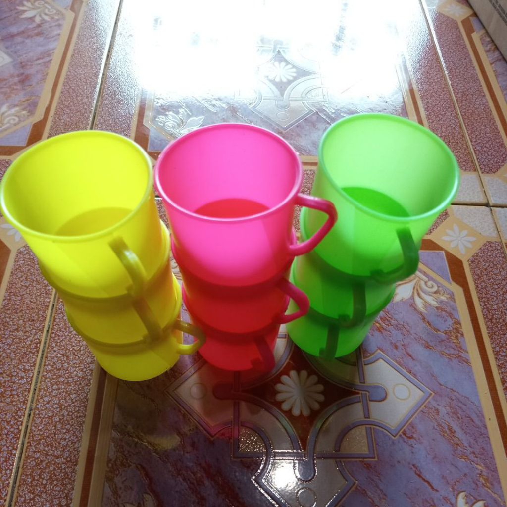 gelas plastik kecil