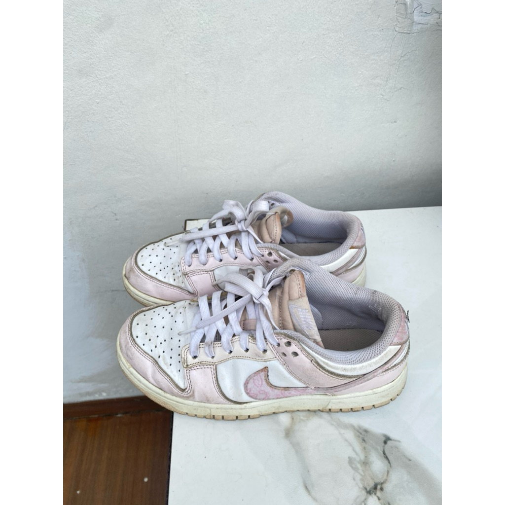 Nike Dunk Low (pink paisley)