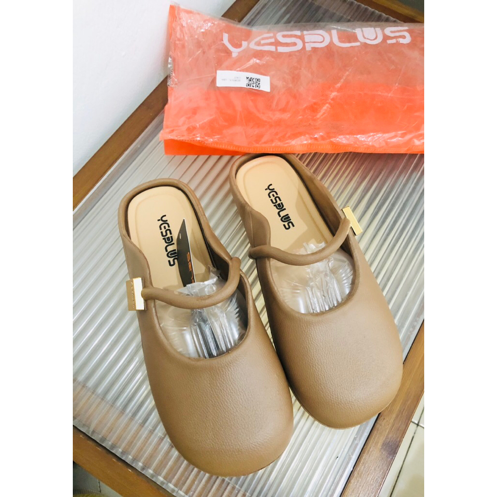 NEW Sandal Yesplus