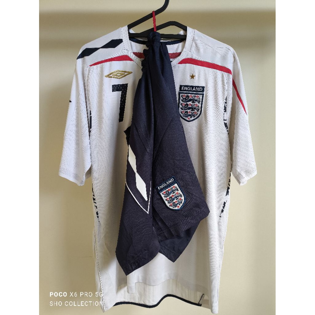 JERSEY ENGLAND EURO 2028 BECKHAM 1 STEL CELANA (L) ORIGINAL BAJU BOLA ASLI RARE LANGKA VINTAGE LAWAS