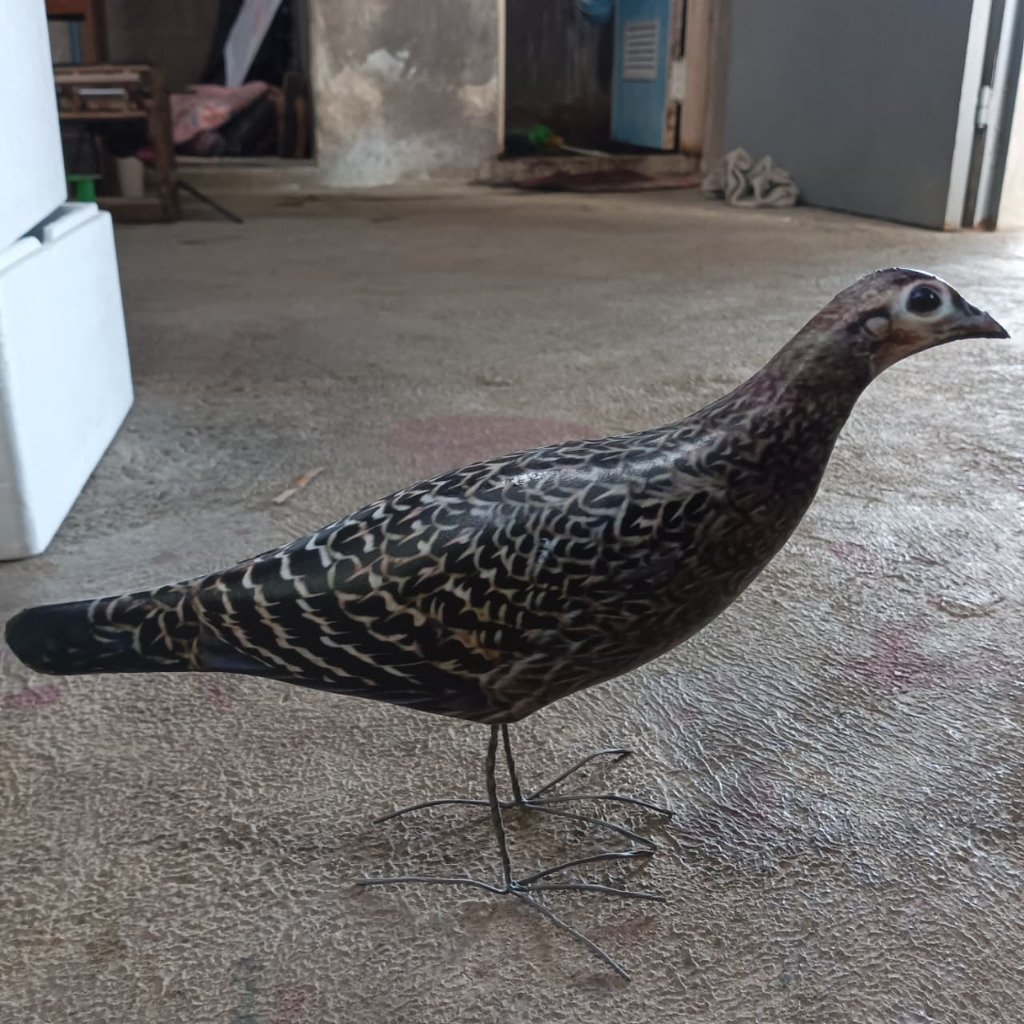 Jontrot boneka ayam hutan hijau betina mirip asli