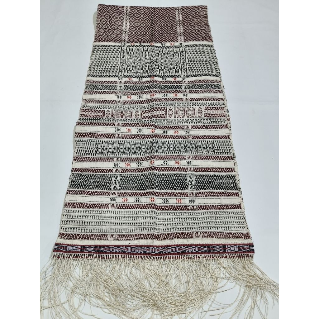 Ulos selendang tumtuman pakaian adat Batak toba