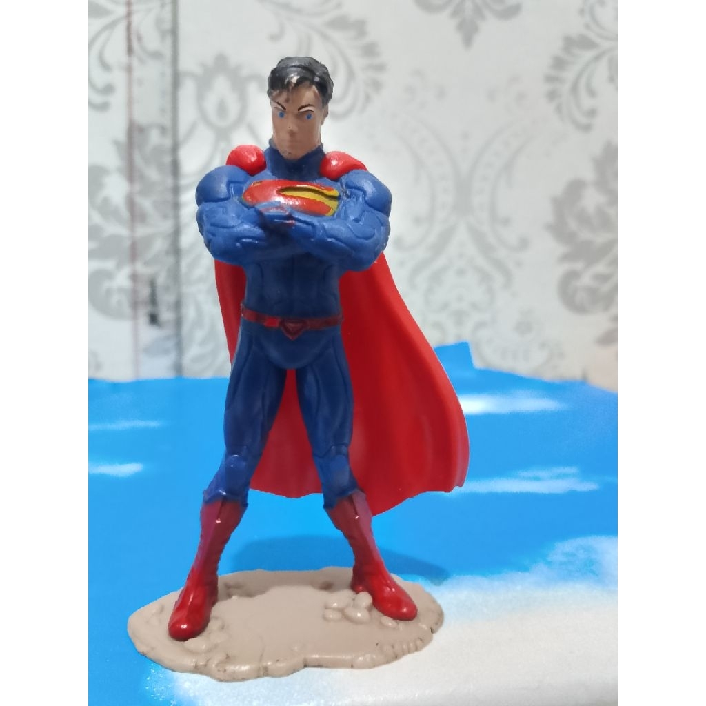 action figure SUPERMAN cakep
