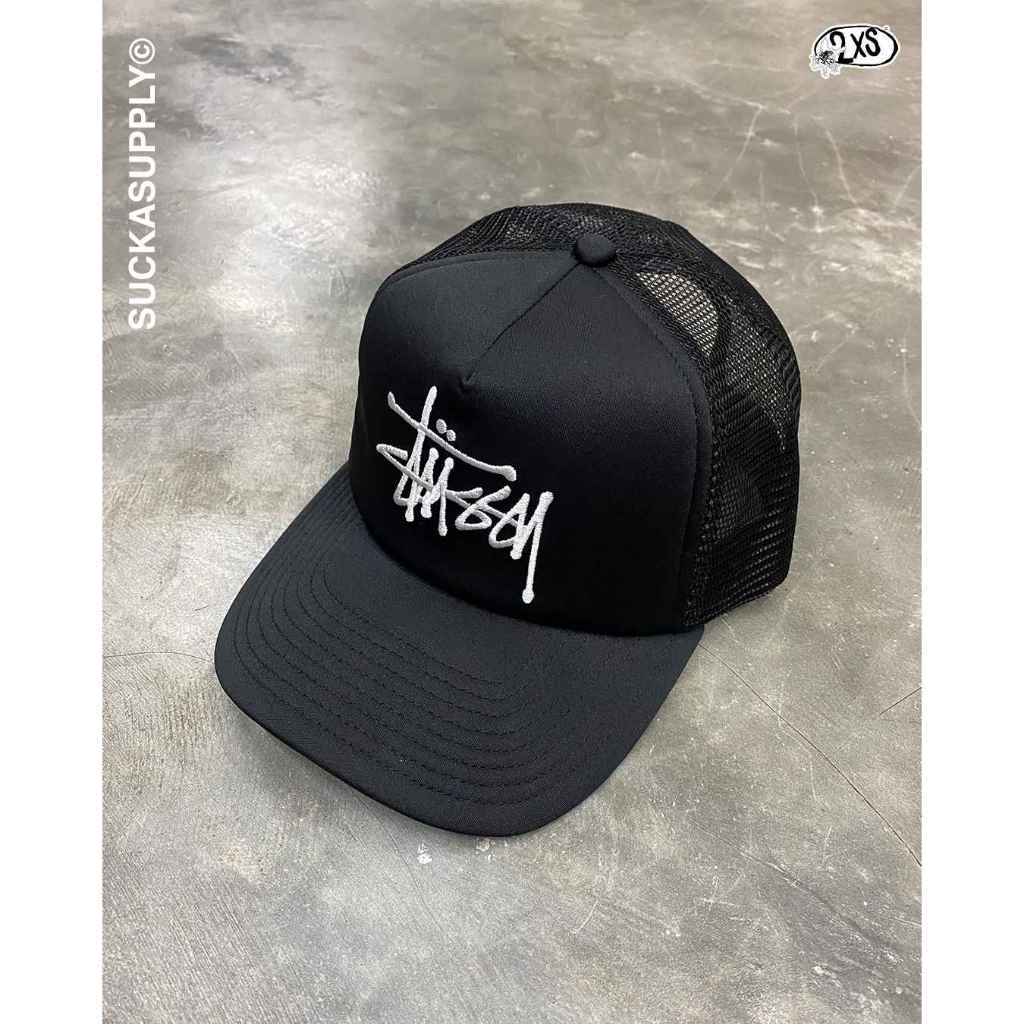 STUSSY BASIC TRUCKER CAP - BLACK