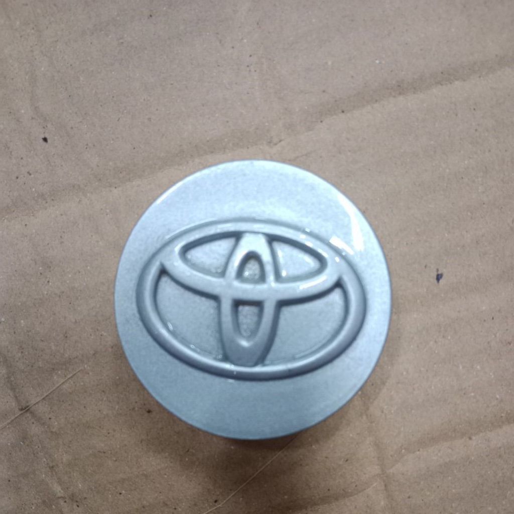 tutup pelek mobil toyota avanza/rush