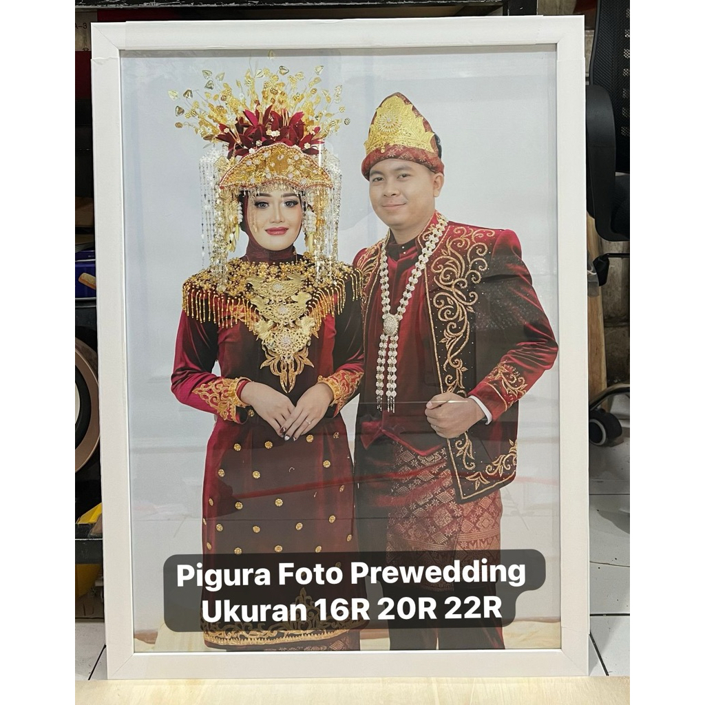 Frame foto prewedding 16R/RW 20R/RW +kaca+gantungan Ready jogja gosend