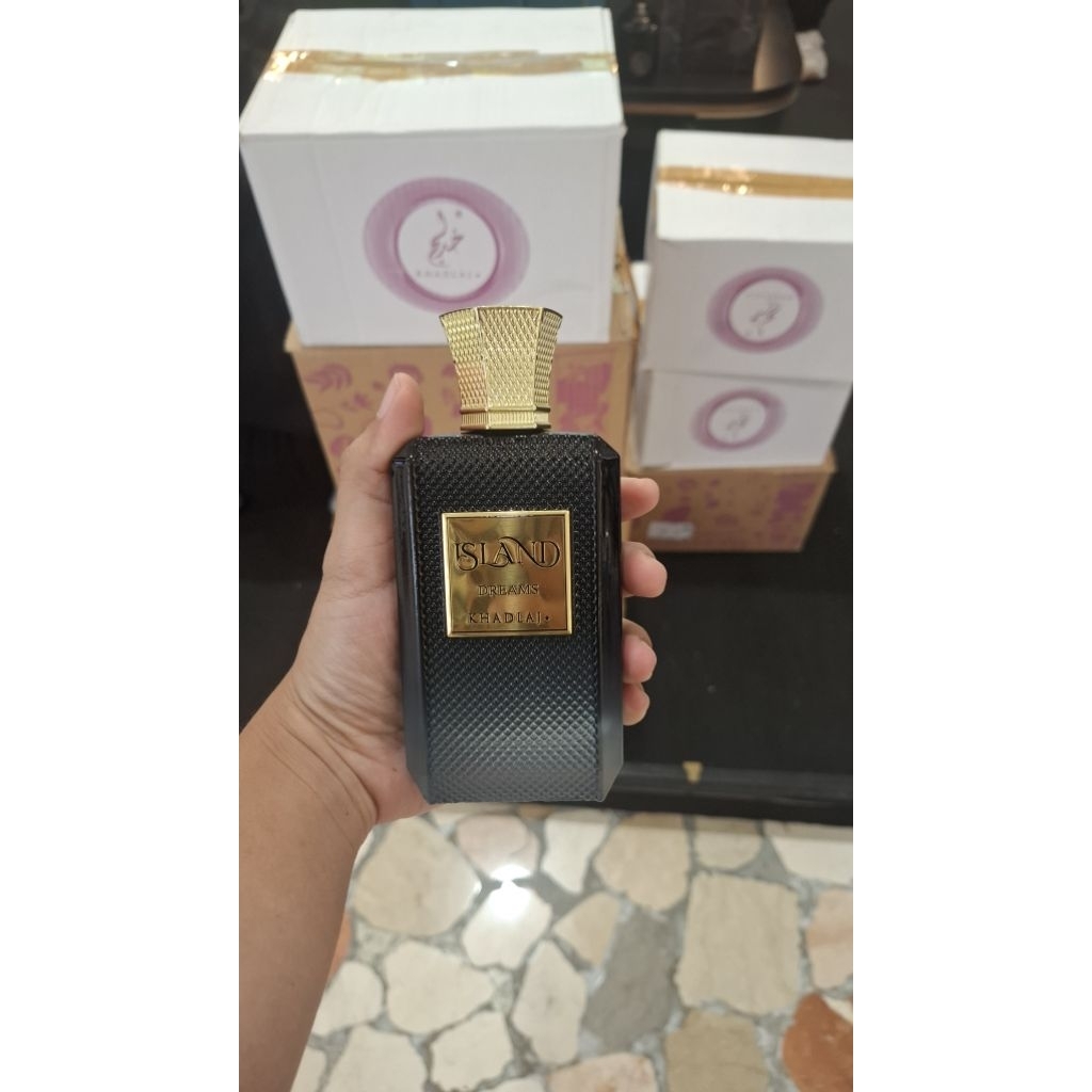ISLAND DREAMS KHADLAJ