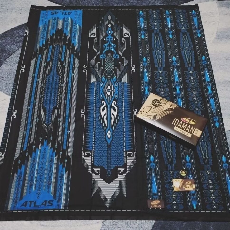 Sarung Atlas idaman Harmoni, motif BHS (Hitam Biru01)