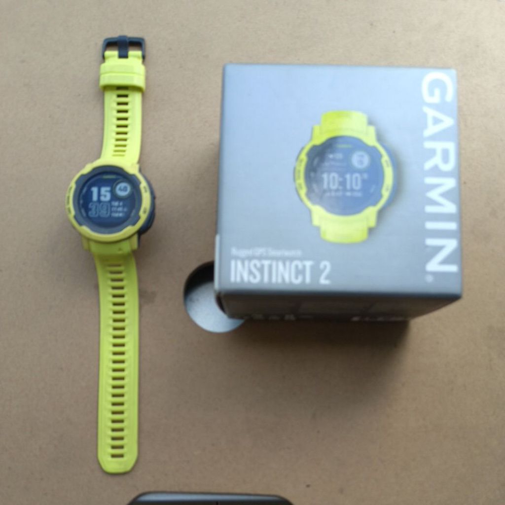 jam smartwatch Garmin instinct 2 lime