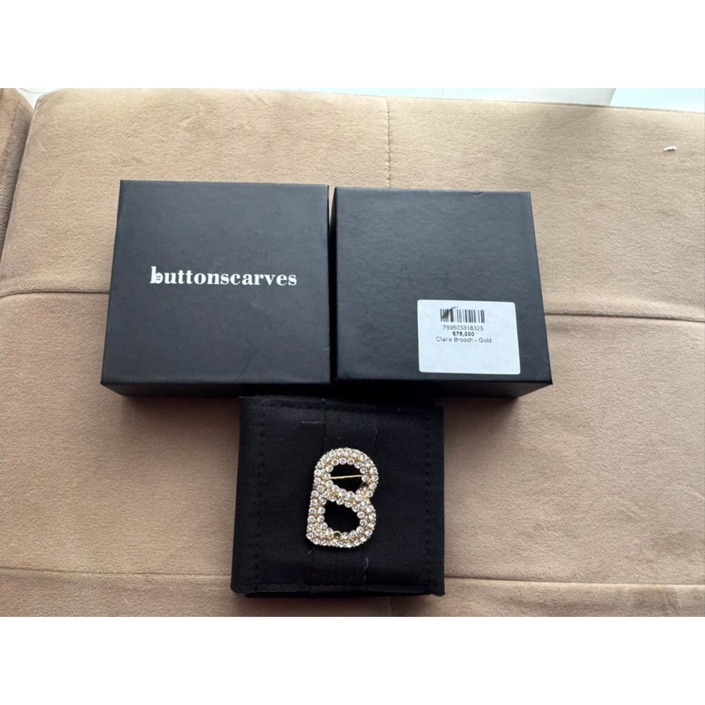 Brooch Buttonscarves GOLD PreLoved