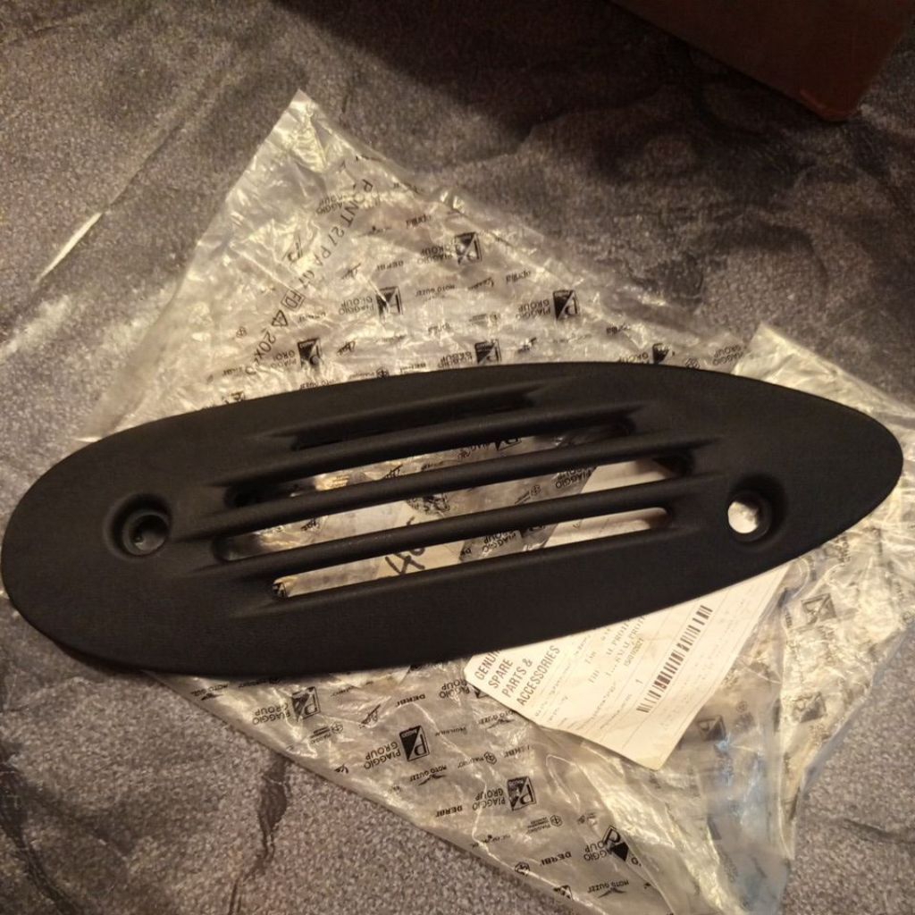 cover knalpot piaggio zip & liberty 100 original