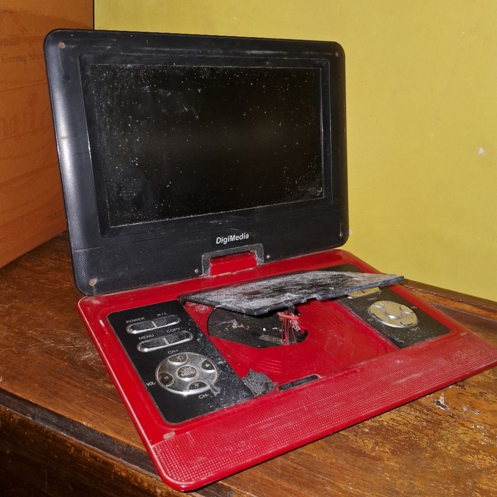 DVD PORTABLE DIGIMEDIA rusak
