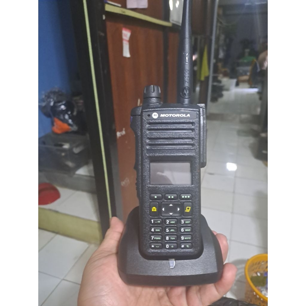 HT MOTOROLA APX1000FREKUENSI 700 / 800 MHZBEKASNORMAL

BATERAI AWET

FISIK MULUS