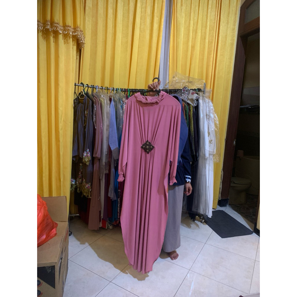 Dress abaya kelelawar warna pink