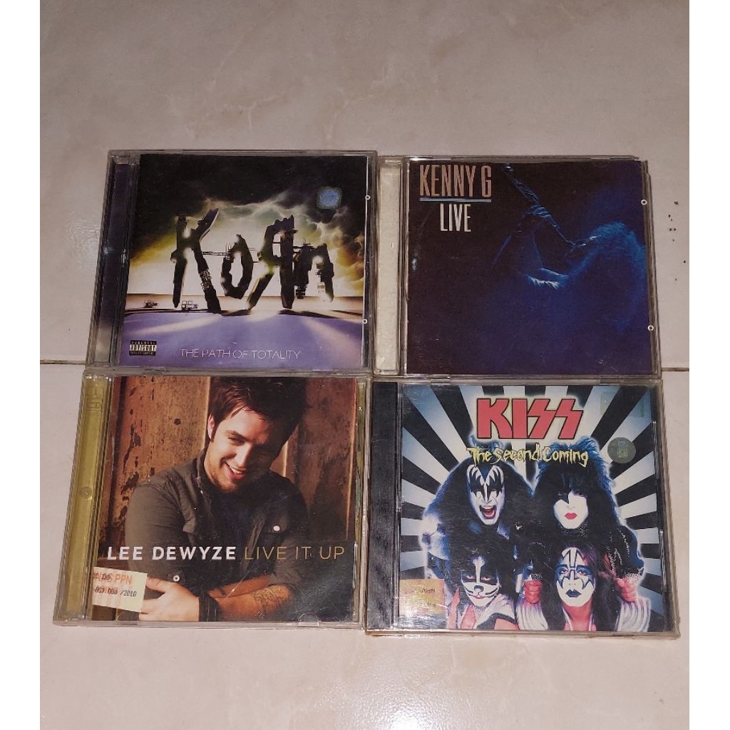 cd & vcd KORN-The Path Of Totality / KENNY G-Live (2) / LEE DEWYZE-Live It Up / KISS-The Second Comi