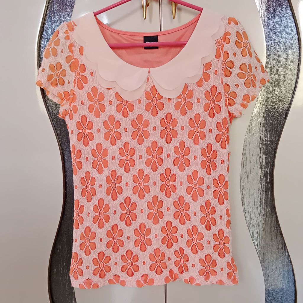 Blouse Premium Atasan Wanita Bunga Brokat Putih Orange merek BEGA ukuran M