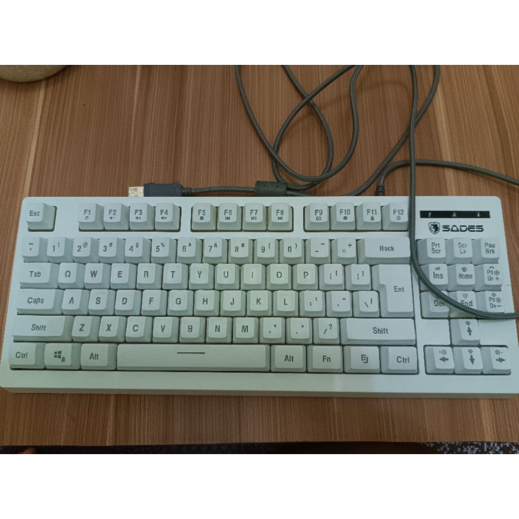 pl keyboard sades sabre RGB putih