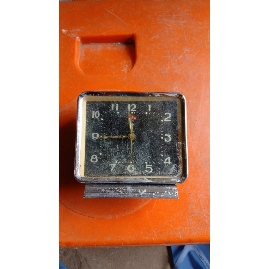 Jam weker 65rb antik display  lawas kuno anggep mati