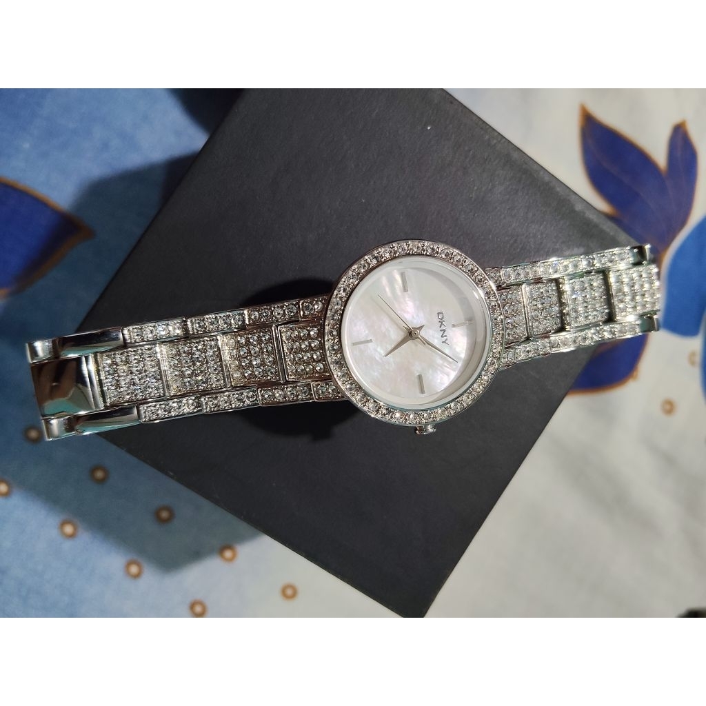 Jam tangan DKNY