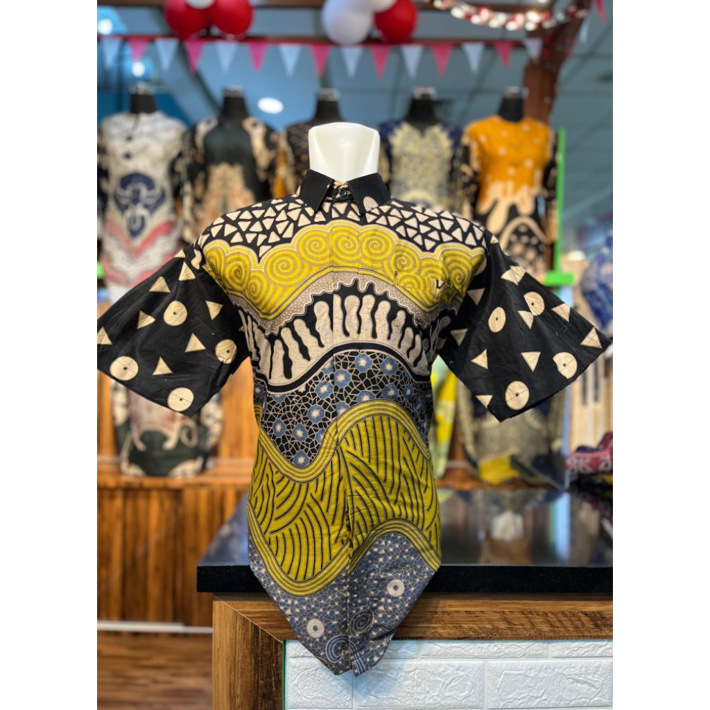 Kemeja Batik Pria QistinaBatik Lengan pendek bahan katun halus lapis furing asahi motif sadewa