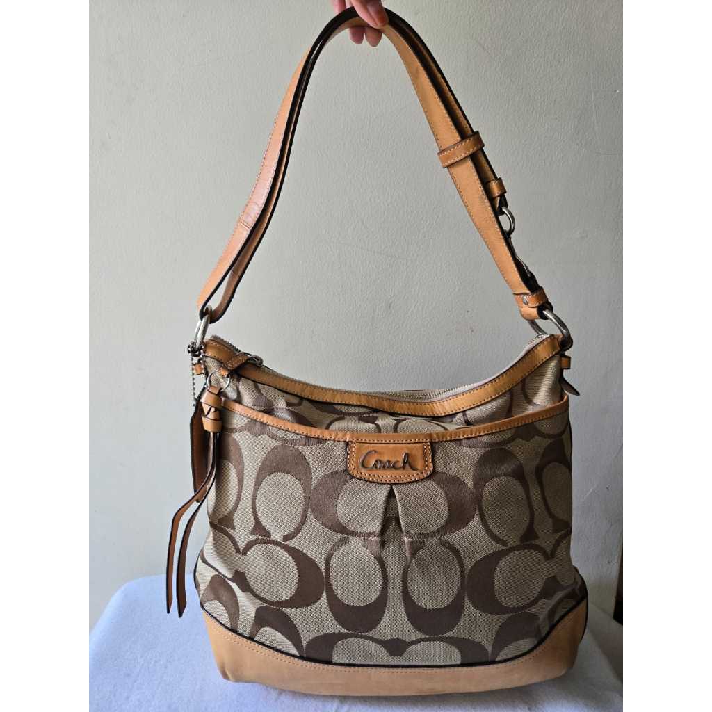 Tas Coach Signature Hobo Shoulder Bag – Preloved